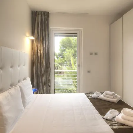 アパート Residenza Ginepri 69 ベルジェッジ