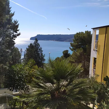 Residenza Ginepri 69 شقة